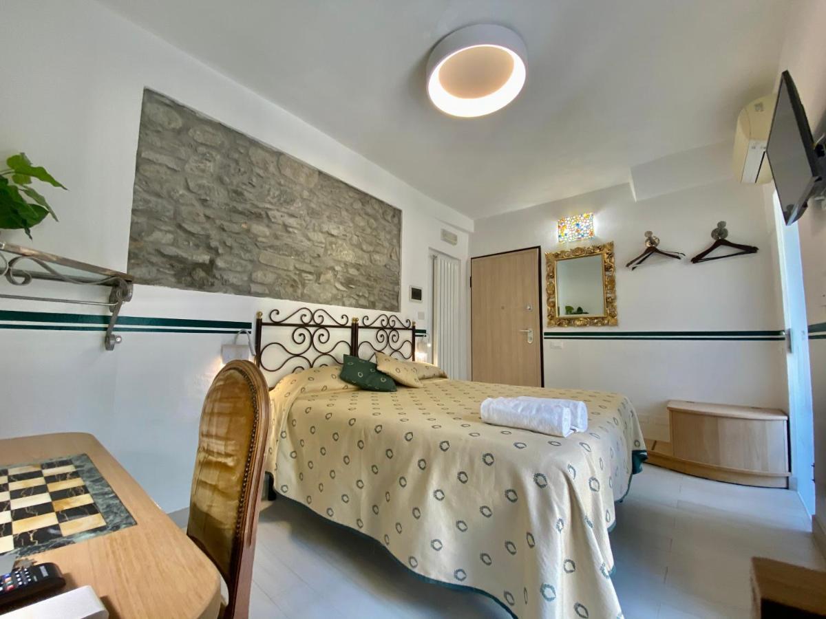Giovanni 3* Manarola